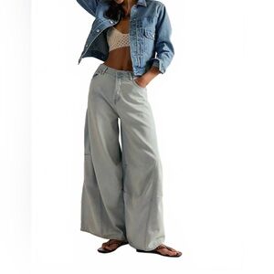 We The Free Free People Westward Denim Jean Fade Into You in Sky - Size 28 NWT
